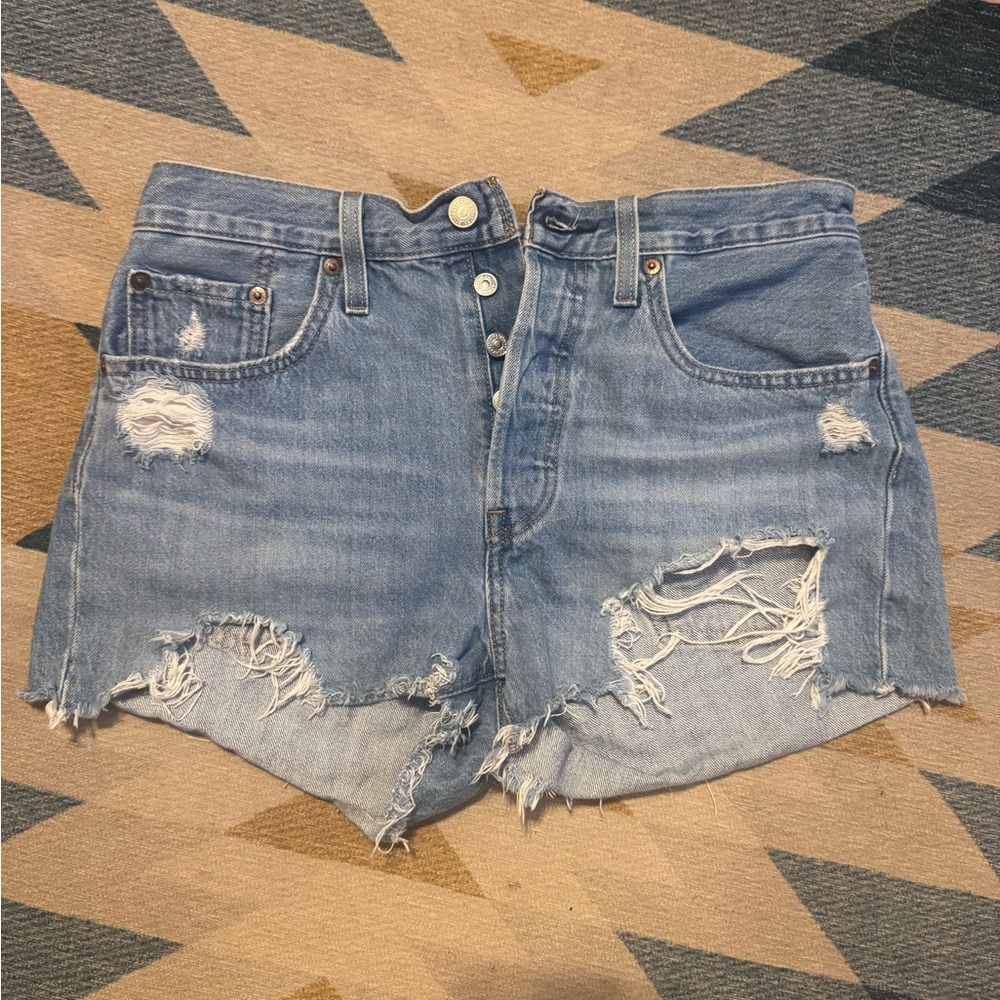 Casual Light Blue Distressed Jean Shorts Levi 501